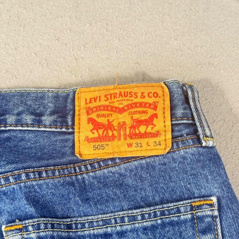 Levis 505 Regular Fit Straight Leg Jeans Mens 31x34 Blue Denim Medium Wash